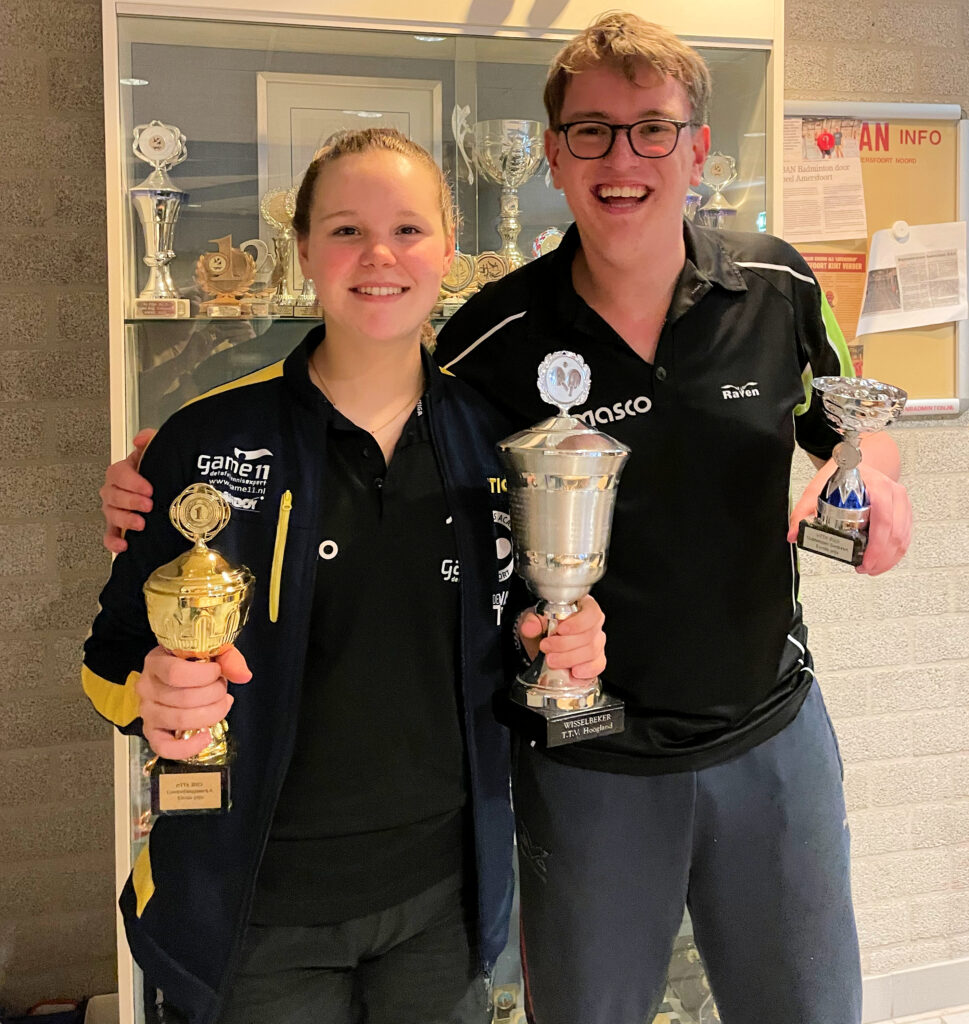 BSED-Familie van den Boom extra feest, Anouk 1e Enkel en broer Bas 1e Dubbel
